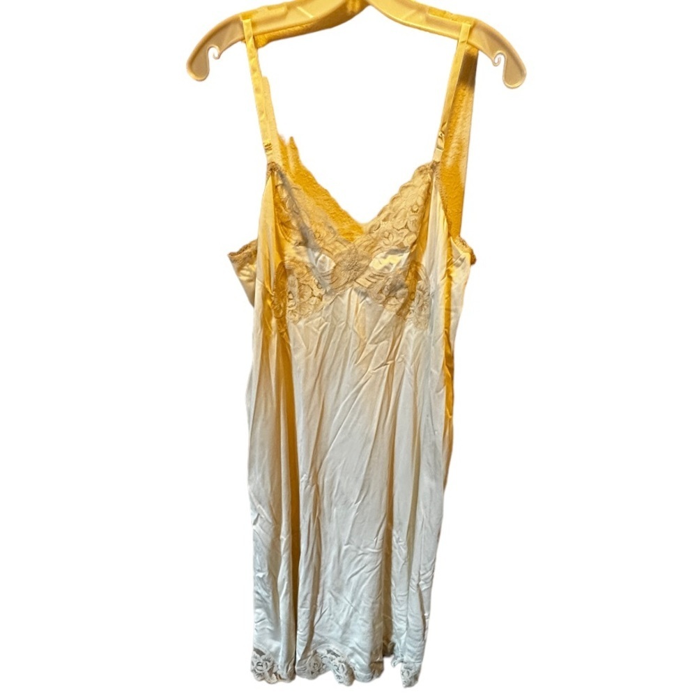 Vintage Vanity Fair Full‎ Slip